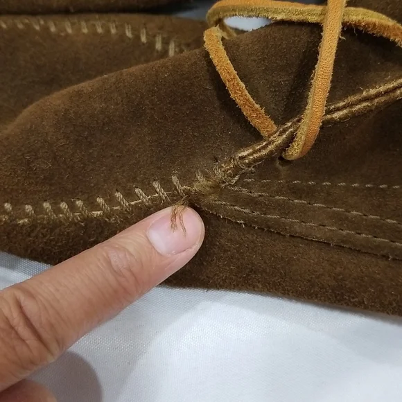 Minnetonka - Womens brown shoes. Size 5 - Picture 7 of 8